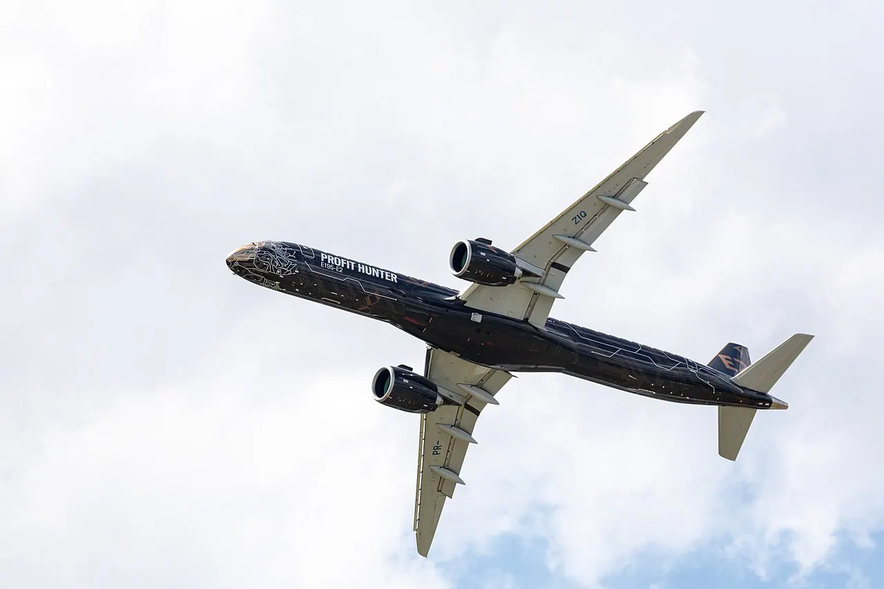 Embraer E195-E2 no salão de Le Bourget em 2019