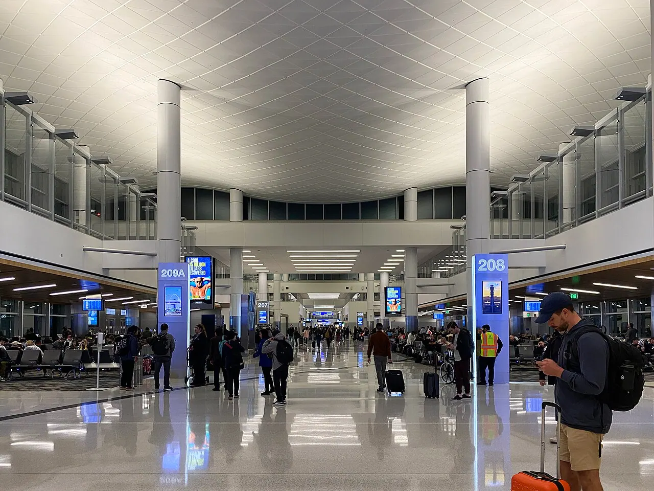 Innenraum des Midfield Satellite Concourse in LAX
